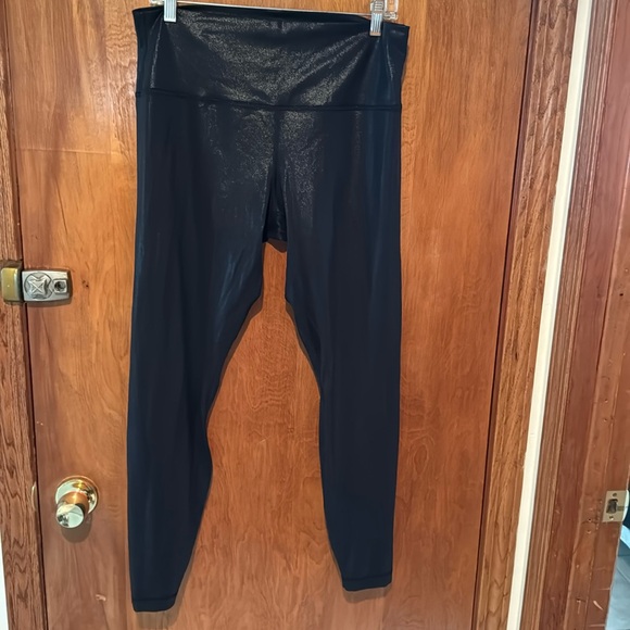 Lululemon shiny legging - Picture 1 of 2